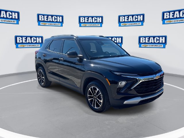 Used 2024 Chevrolet TrailBlazer LT AWD/4WD image 2