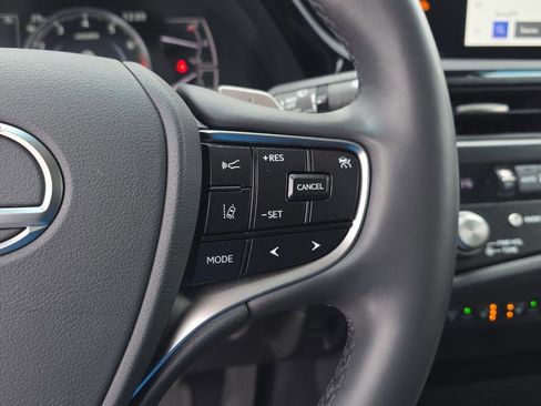 Certified 2023 Lexus ES 350 w/ Premium Package image 22