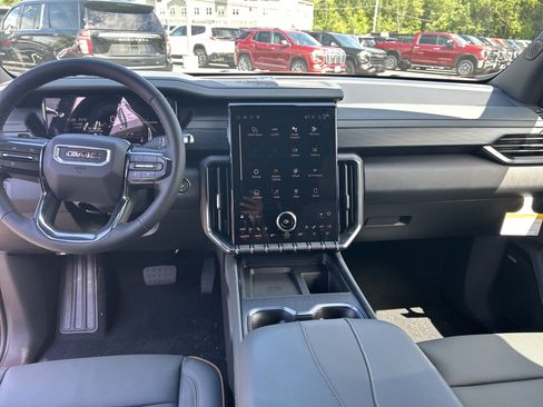 New 2026 GMC Acadia AT4 w/ Luxury Package AWD/4WD image 32