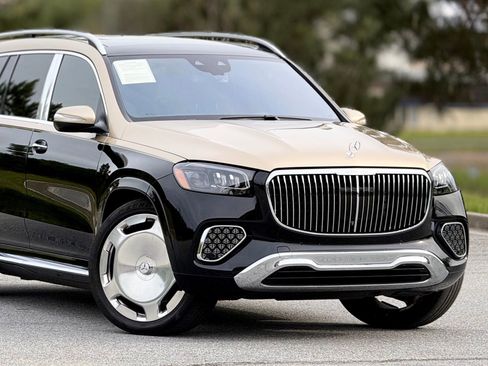 Used 2024 Mercedes-Benz Maybach GLS 600 4MATIC image 49