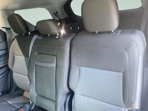 Used 2022 Ford Explorer XLT image 9