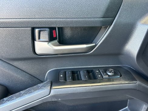Certified 2025 Toyota Tacoma TRD Off-Road AWD/4WD image 10