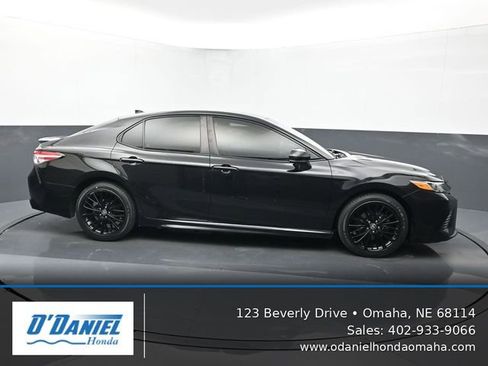 Used 2020 Toyota Camry SE FWD image 7