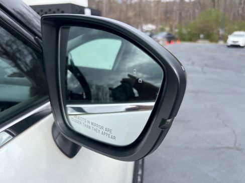 Used 2023 Nissan Pathfinder SL AWD/4WD image 31