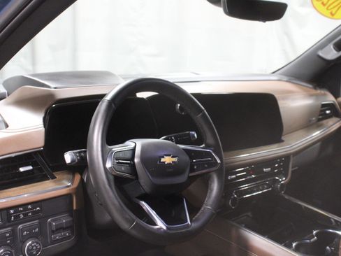 Used 2025 Chevrolet Tahoe High Country AWD/4WD image 33