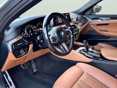 Used 2018 BMW M550i xDrive image 15