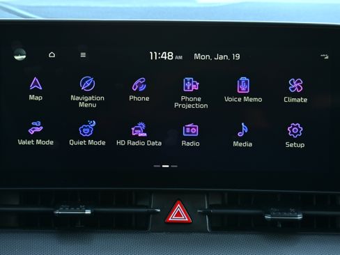 Used 2025 Kia Sportage SX image 12