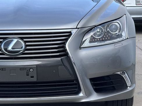 Used 2017 Lexus LS 460 460 w/ Comfort Package image 8