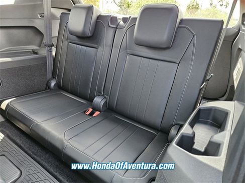 Used 2024 Volkswagen Tiguan SE R-Line image 8