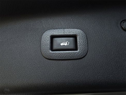 Used 2020 Nissan Armada SL w/ Premium Package image 34