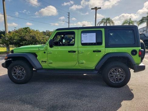 Used 2025 Jeep Wrangler Unlimited Sport AWD/4WD image 7