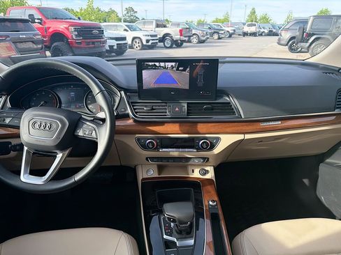 Used 2023 Audi Q5 2.0T Premium w/ Convenience Package AWD/4WD image 19