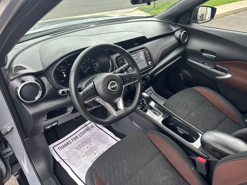 Used 2023 Nissan Kicks SR FWD image 13