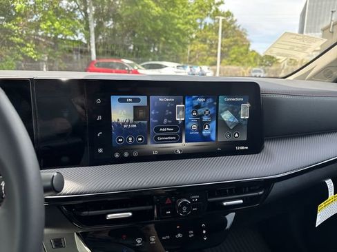 New 2026 Nissan Kicks SR FWD image 20