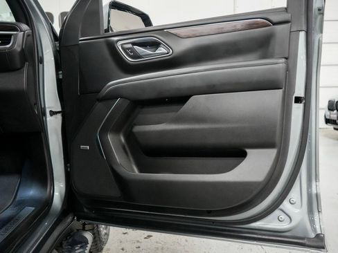 Used 2023 Chevrolet Suburban Z71 image 23