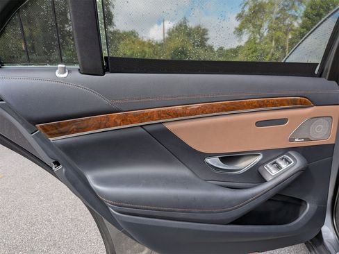 Used 2017 Mercedes-Benz S 550 4MATIC Sedan image 28