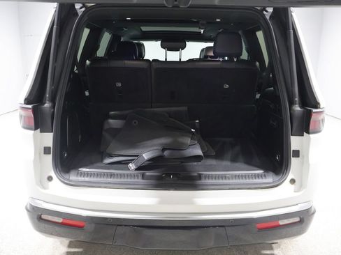 Certified 2023 Jeep Wagoneer Series III w/ Premium Group I AWD/4WD image 20