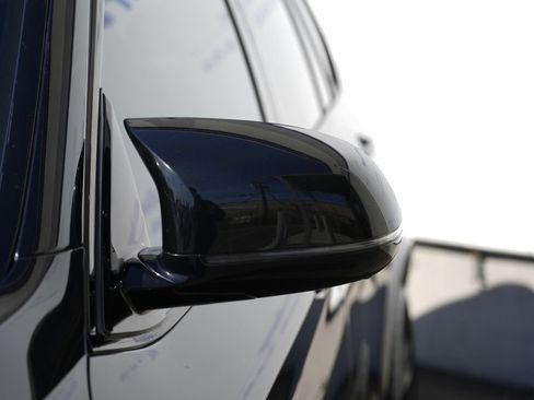 Used 2016 BMW X5 M image 12