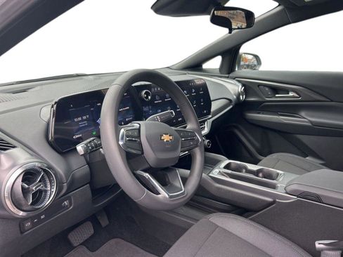 New 2026 Chevrolet Equinox EV LT image 12