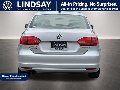 Used 2013 Volkswagen Jetta SE FWD image 6