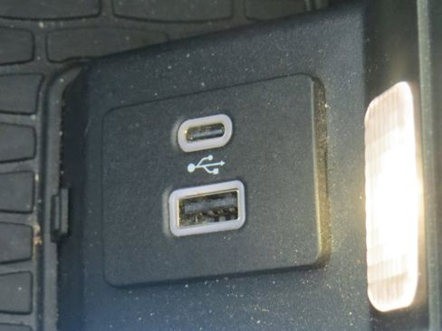 Used 2024 Lincoln Aviator AWD image 9