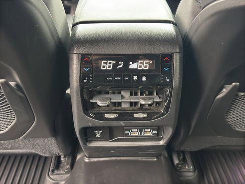 Certified 2022 Jeep Grand Cherokee Overland w/ Adv Protech Group III image 17