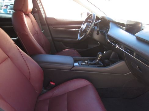 Used 2024 MAZDA MAZDA3 s image 9