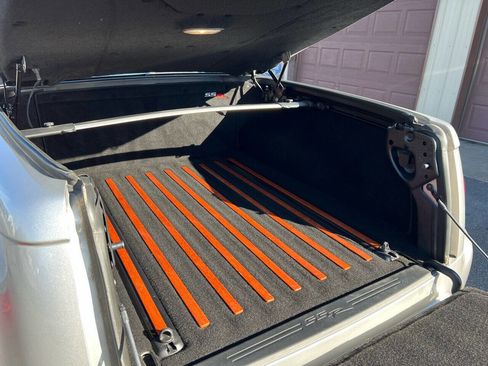 Used 2004 Chevrolet SSR w/ Preferred Equipment Group image 62