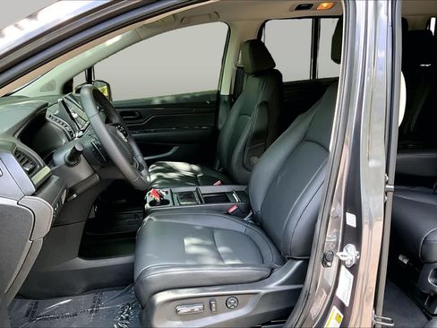 Certified 2026 Honda Odyssey EX-L image 8
