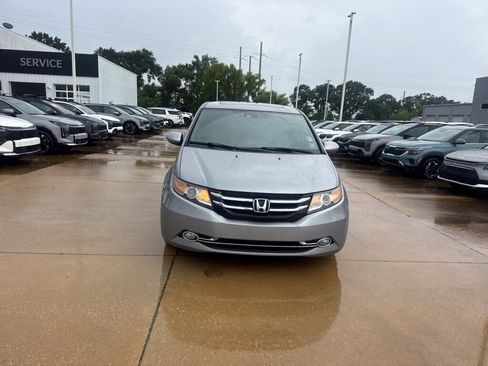Used 2016 Honda Odyssey Touring Elite image 25