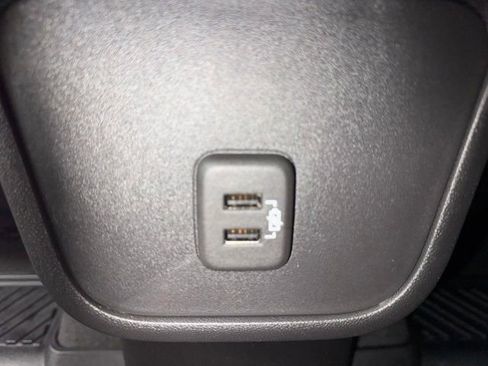 Used 2024 Chevrolet Equinox LT FWD image 24