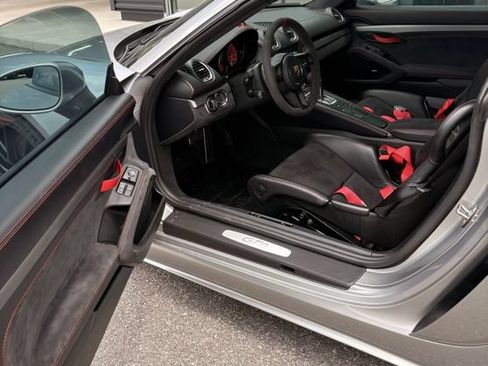 Used 2021 Porsche 718 Cayman GT4 RWD image 9