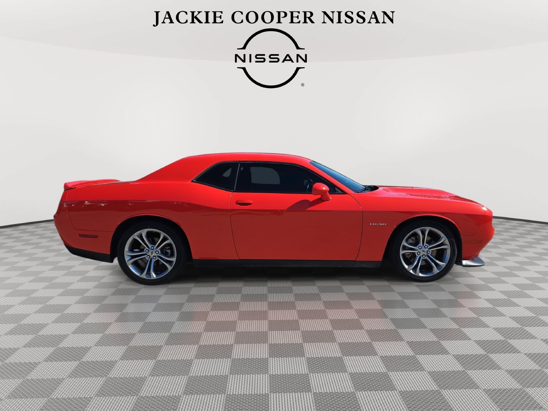 Used 2022 Dodge Challenger R/T RWD image 4