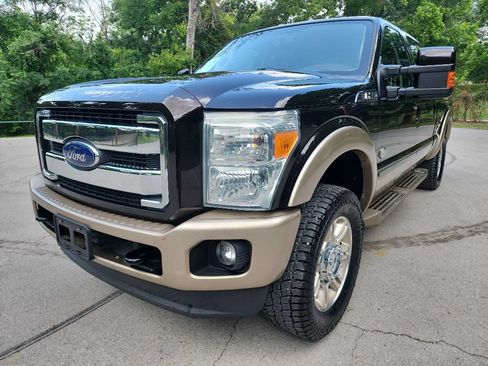 Used 2014 Ford F250 King Ranch w/ FX4 Off-Road Package AWD/4WD image 3
