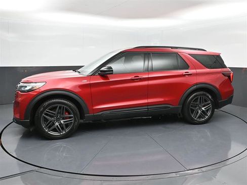 Used 2025 Ford Explorer ST-Line w/ Premium Package RWD image 31