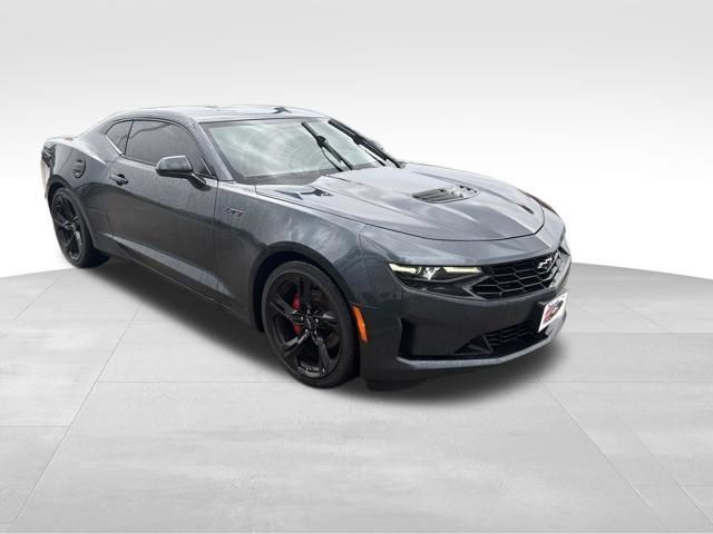 Used 2020 Chevrolet Camaro LT RWD image 3
