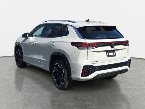 New 2026 Volkswagen Tiguan SEL R-Line image 5