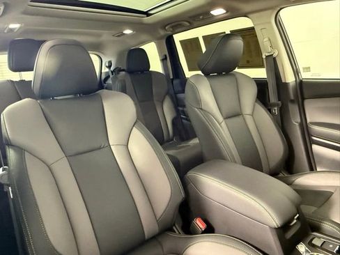 Used 2025 Subaru Ascent Onyx Edition w/ Onyx Package image 56