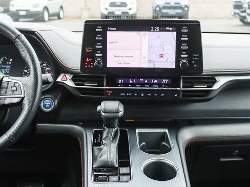 Used 2022 Toyota Sienna XSE image 12