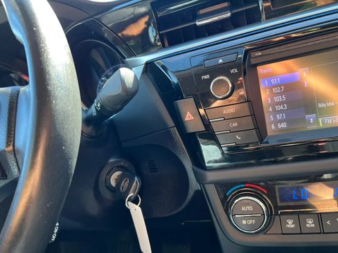 Used 2015 Toyota Corolla S FWD image 17