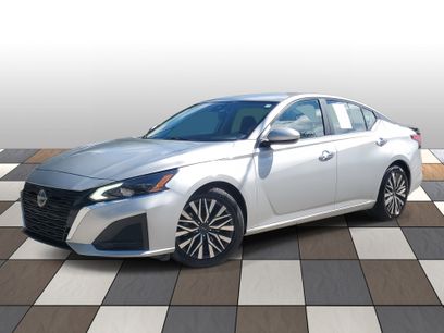 Used 2023 Nissan Altima 2.5 SV