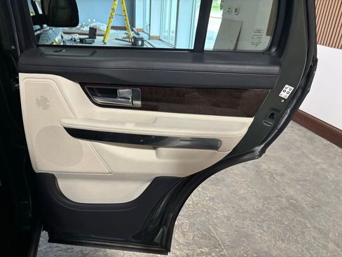 Used 2011 Land Rover Range Rover Sport HSE LUX image 20