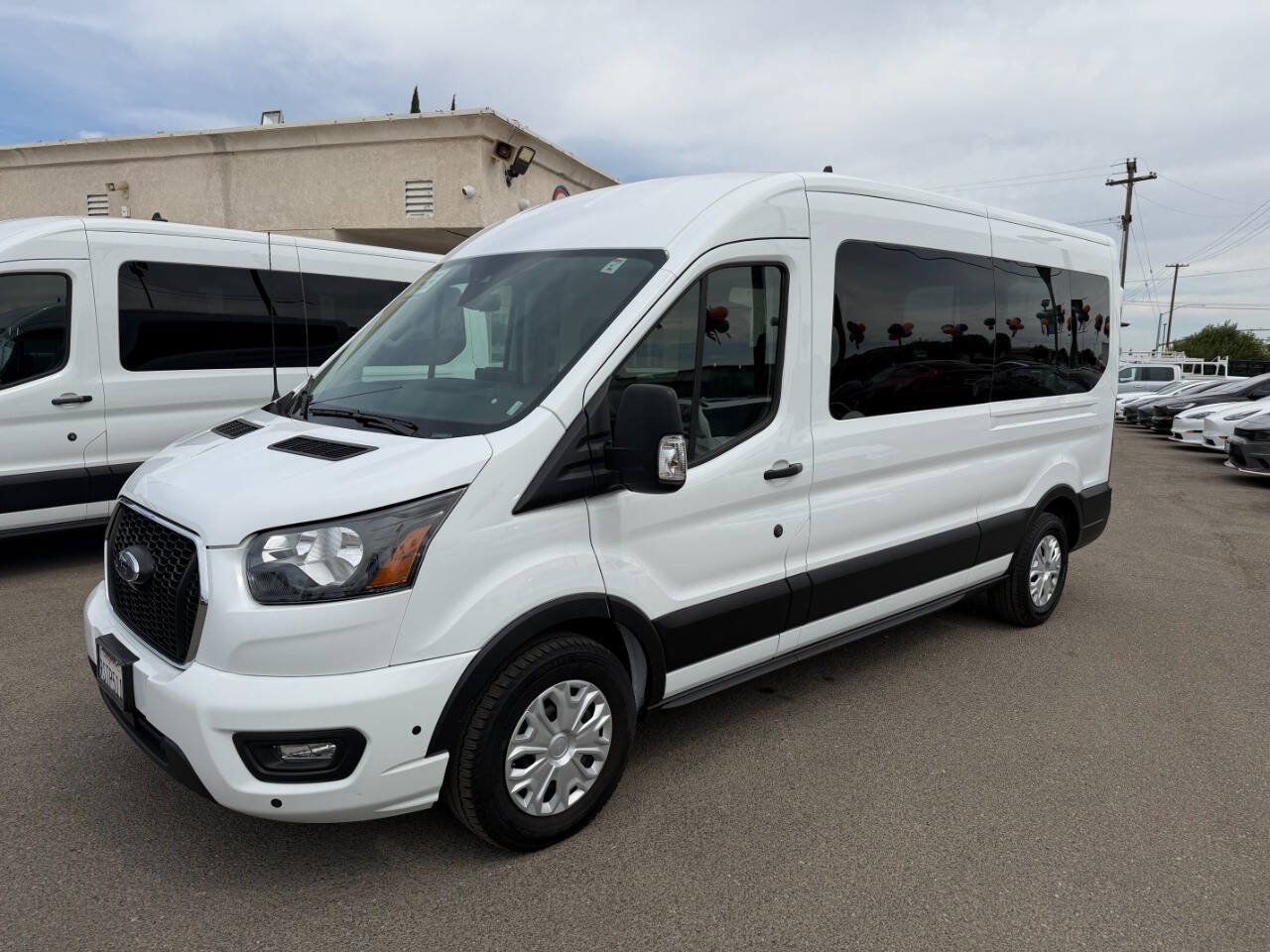 Used 2025 Ford Transit 350 XLT RWD image 4