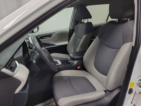 Used 2023 Toyota RAV4 XLE image 13