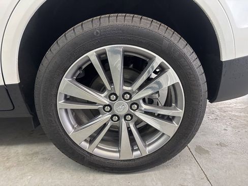 Used 2025 Cadillac XT5 Premium Luxury image 8