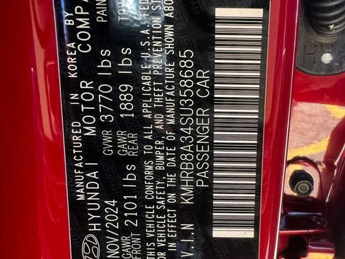 Used 2025 Hyundai Venue SE FWD image 32