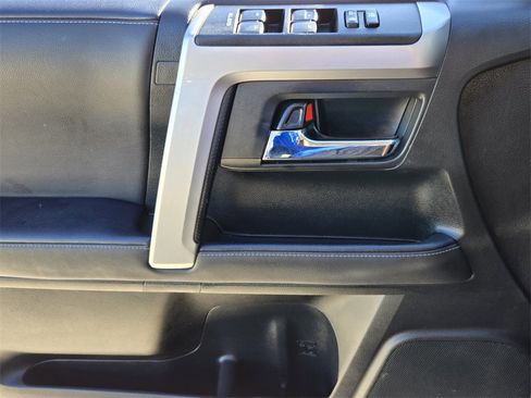 Used 2022 Toyota 4Runner SR5 Premium image 30