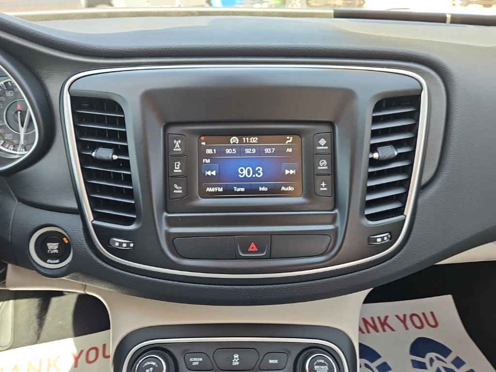 Used 2016 Chrysler 200 Limited FWD image 29