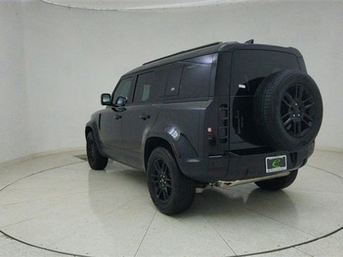 Used 2024 Land Rover Defender 110 S image 69