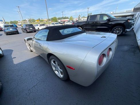 Used 2000 Chevrolet Corvette Convertible w/ Memory Pkg RWD image 2